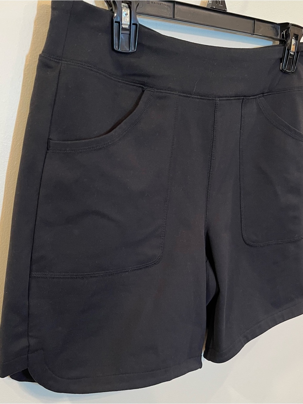 Lands' End Women's Black Active Shorts Pull On Stretch Pockets Size Medium